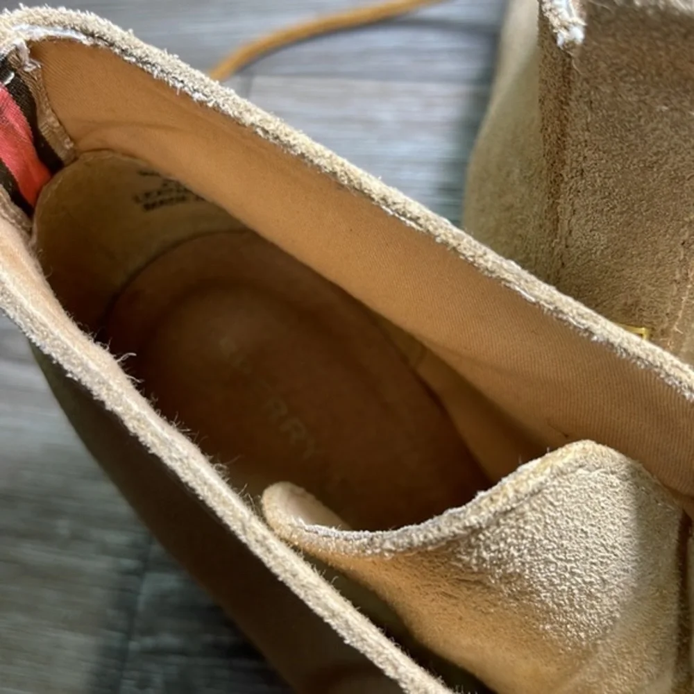 Sperry boots woman’s size 6 (a133)